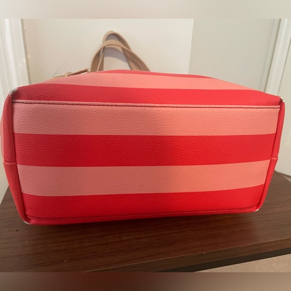 Kate spade hawthorn lane handbag - GUC - Picture 9 of 16